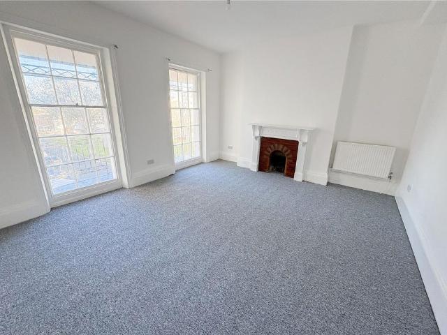 Apartment for rent in Old Town, Guestling Green