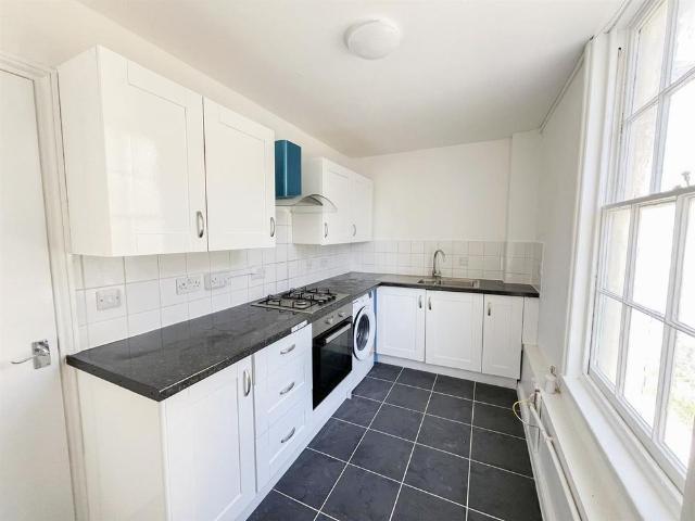 Apartment for rent in Old Town, Guestling Green