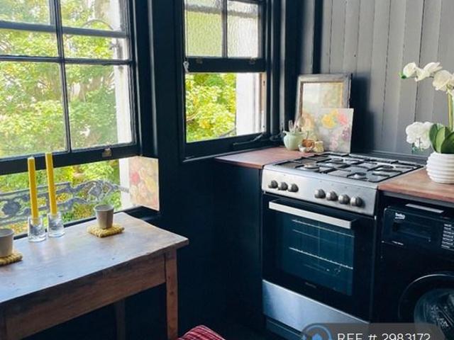 Apartment for rent in Old Town, Guestling Green