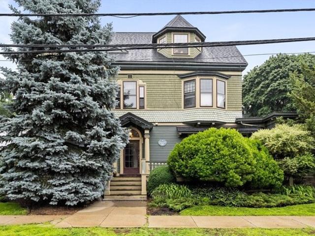 Condo for sale in Arlington, Massachusetts