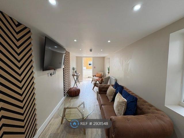 Room for rent in Kings Barton, Gloucester