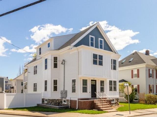 Condo for sale in Banks Square, Waltham