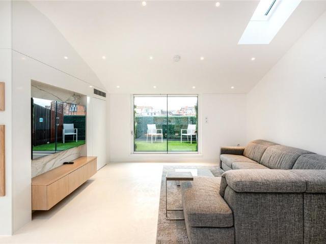 Apartment for rent in Covent Garden, Greater London