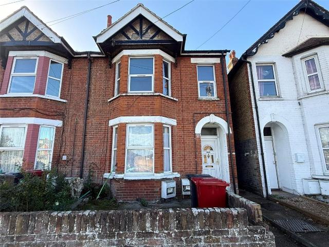 Apartment for rent in Slough