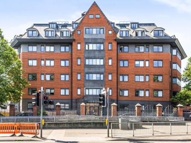 Apartment for rent in Slough