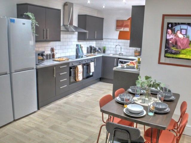 Room for rent in Wrenthorpe, West Yorkshire