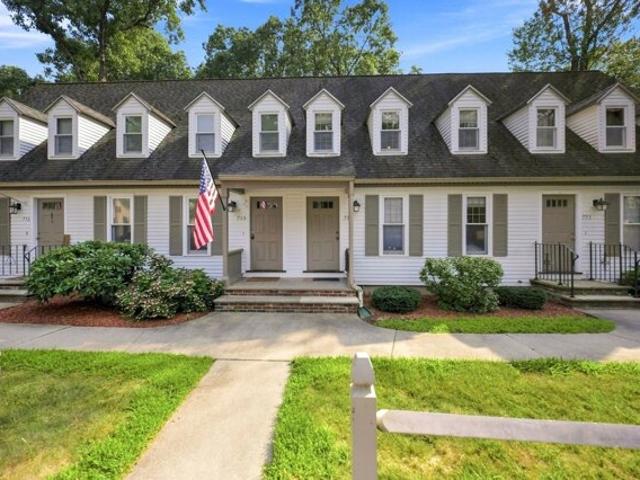 Condo for sale in Chelmsford, Massachusetts