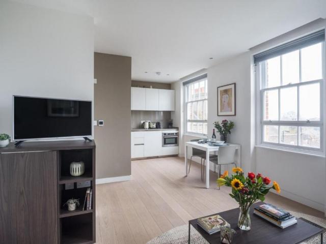 House for rent in Belsize Park, Greater London