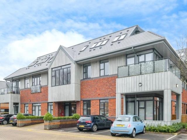 Apartment for rent in Kingsway Business Park, Woking