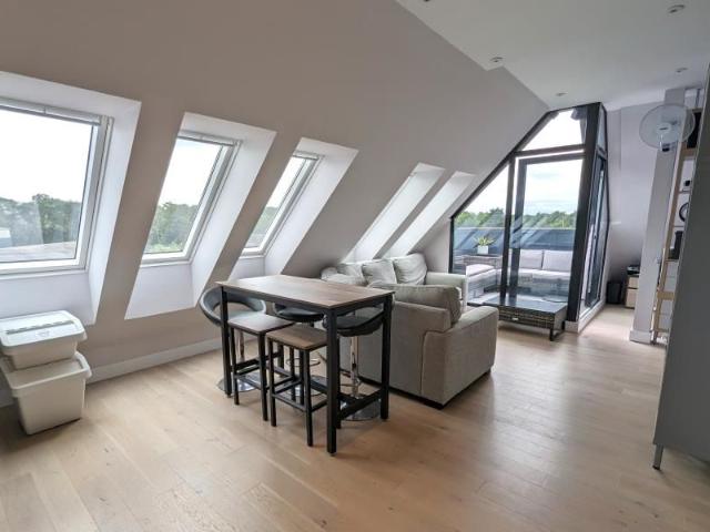 Apartment for rent in Kingsway Business Park, Woking