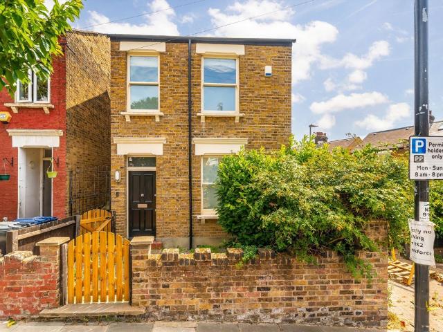 House for rent in London Borough of Ealing, Greater London