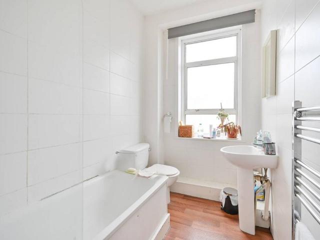 Apartment for rent in London Borough of Ealing, Greater London