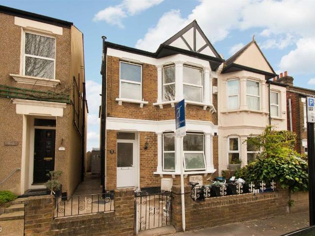 House for rent in London Borough of Ealing, Greater London
