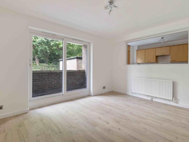 Apartment for rent in London Borough of Lewisham, Forest Hill