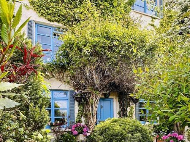 House for sale in Lyons, Greater London