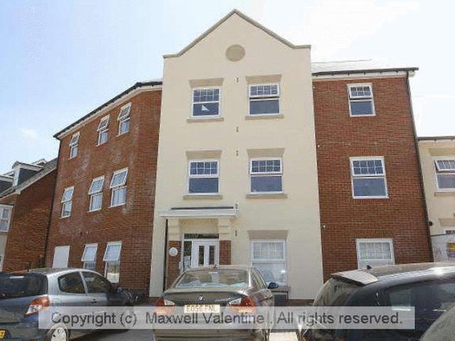 Apartment for rent in Widmore, Greater London