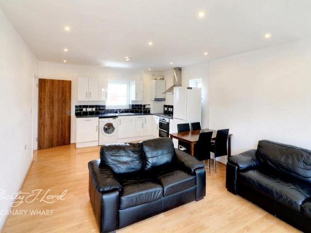 Apartment for rent in Bromley-by-Bow, Poplar Grove