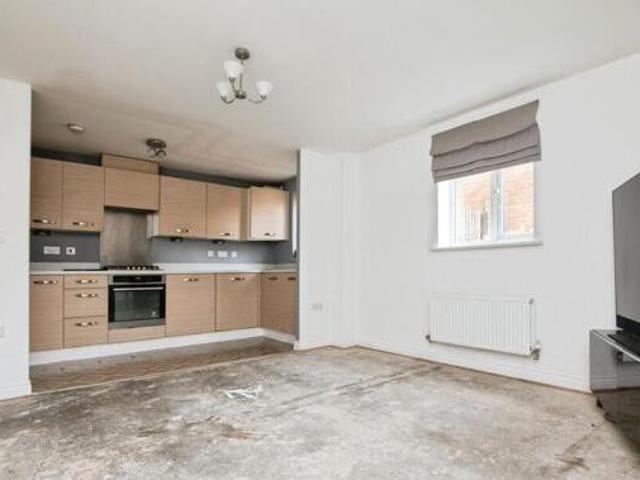 House for sale in Dixons Green, West Midlands