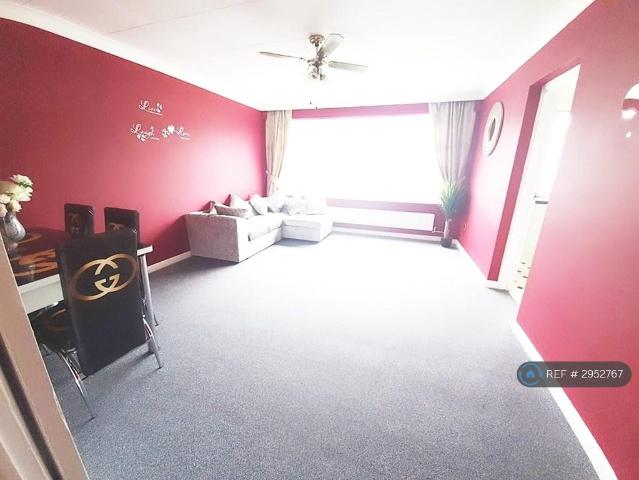 Apartment for rent in Seven Kings, Greater London