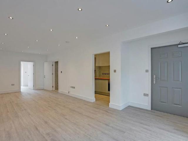House for rent in Seven Kings, Greater London