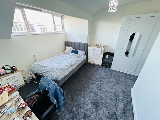 House for rent in Leeds, Headingley Hill