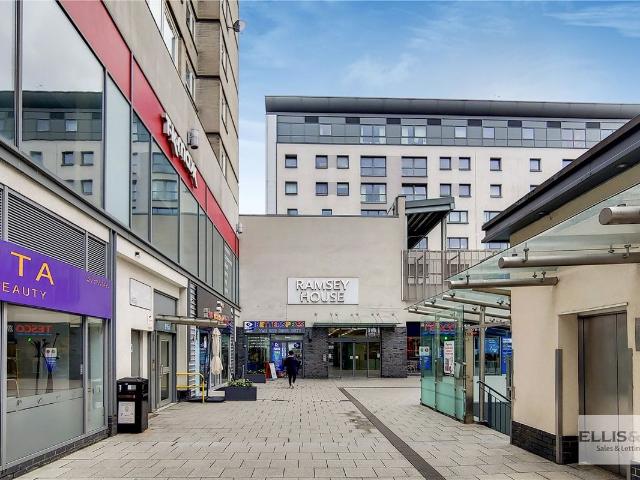 Apartment for rent in Sudbury, Greater London