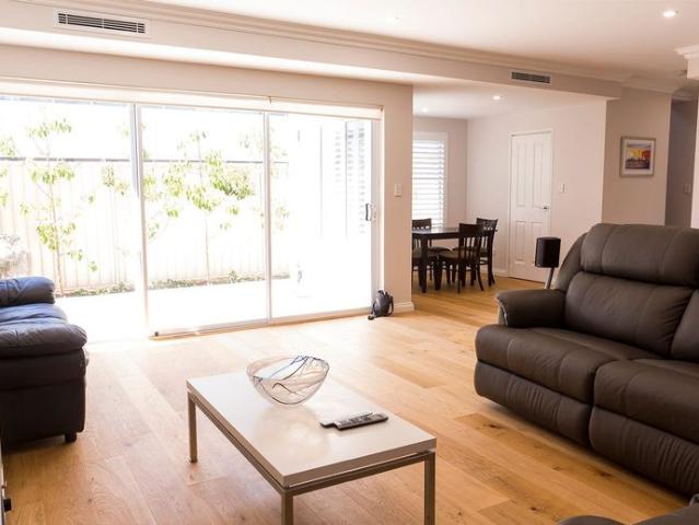 Townhouse for rent in Cambridge, Western Australia
