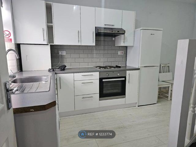 House for rent in Alperton, Greater London