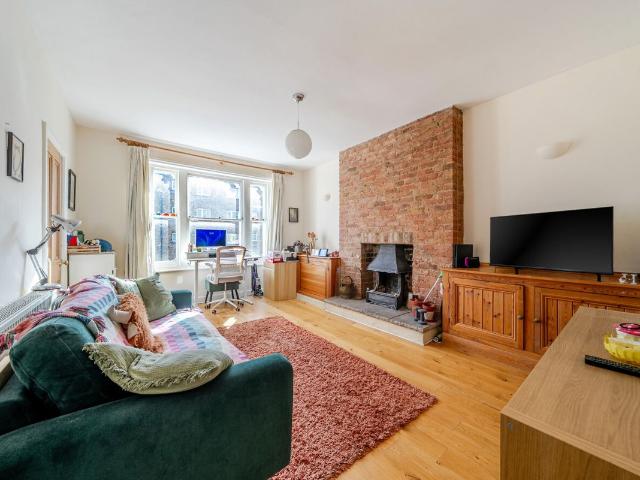 Apartment for rent in Blackheath Cator Estate, Greater London