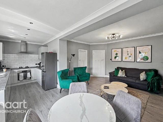 House for rent in Rainham, Greater London