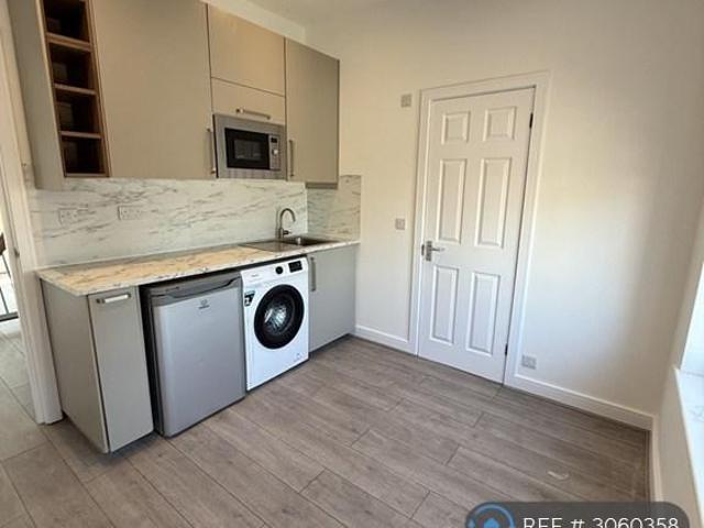 House for rent in London Borough of Havering, Greater London