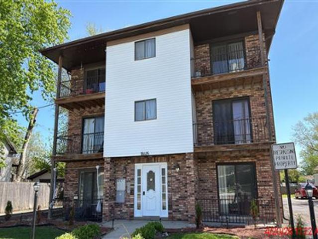 Condo for sale in Lansing, Illinois