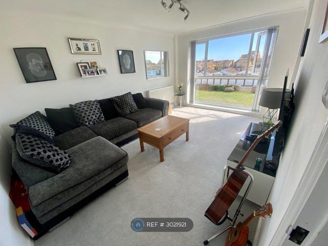Apartment for rent in St Anthony's Hill, Eastbourne