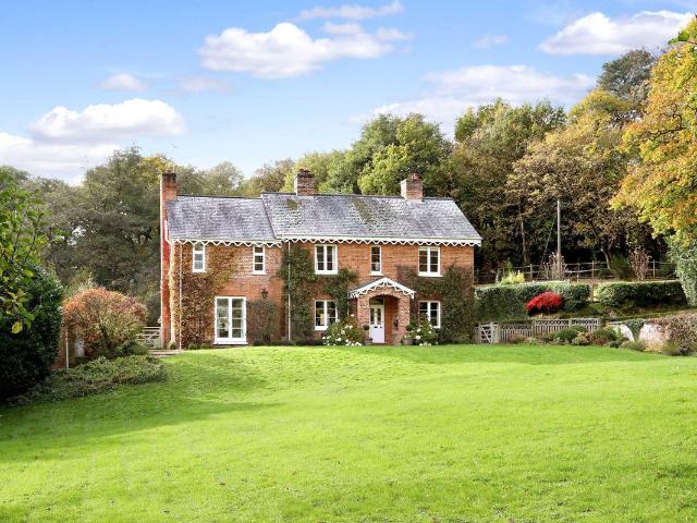 House for rent in Row Town, Surrey