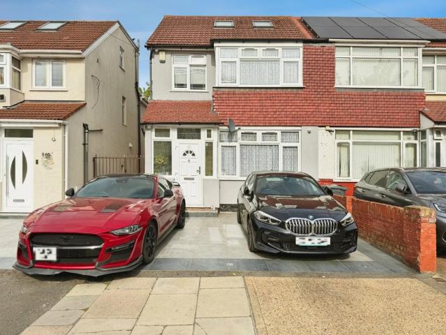 House for rent in London Borough of Hounslow, Greater London