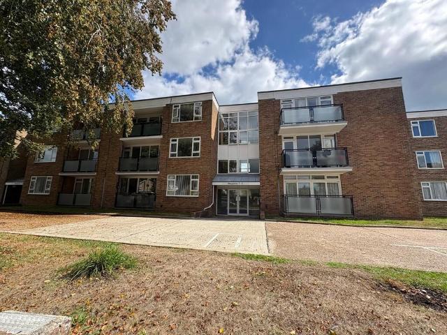 Apartment for rent in Fishersgate, West Sussex