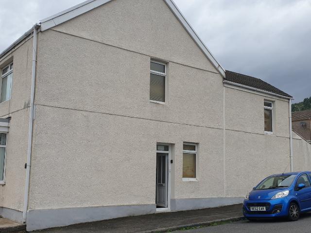 House for rent in Nangreaves, Wales