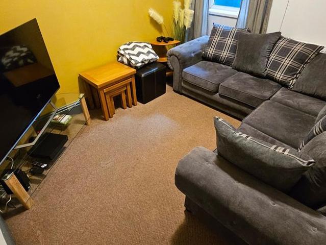 House for rent in Nangreaves, Wales