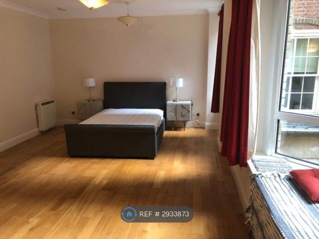 House for rent in Lyons, Greater London