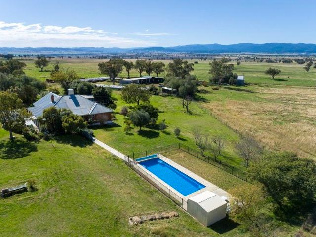 Cottage for sale in Piallamore, New South Wales