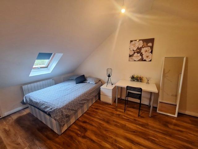 Room for rent in London Borough of Ealing, Park Royal