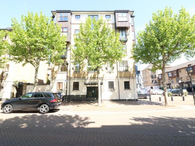 Apartment for rent in Silvertown, Greater London