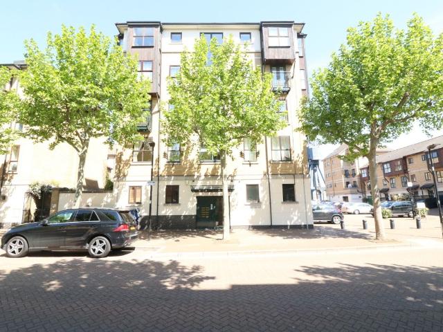 Apartment for rent in Silvertown, Greater London