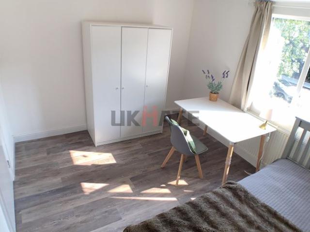Room for rent in Elephant and Castle, Greater London