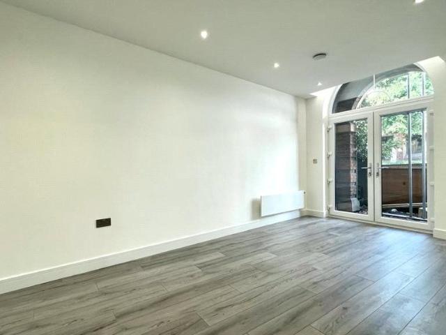 Apartment for rent in Newtown, Reading