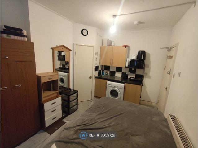 Room for rent in Heath, West Yorkshire