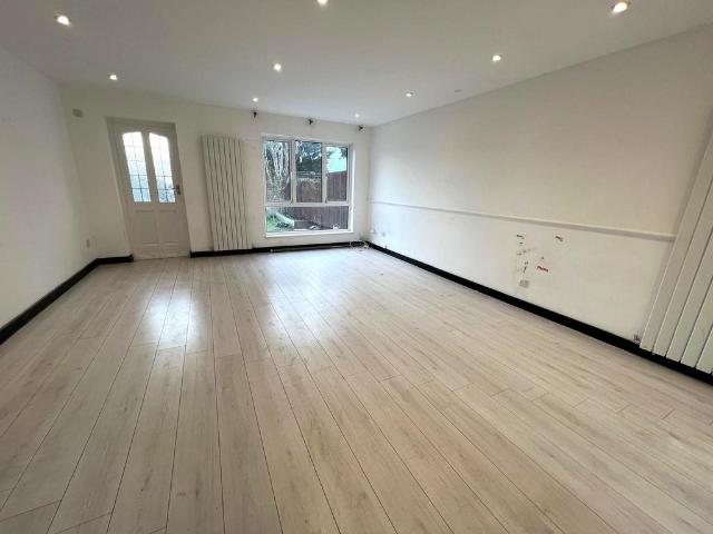 House for rent in London Borough of Redbridge, Greater London