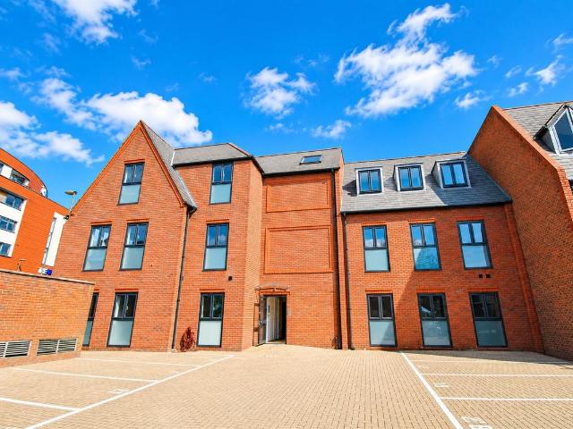 Studio for rent in Camberley, Surrey Heath