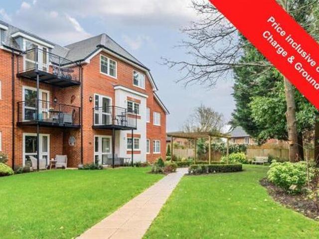 House for rent in Heol-las, Surrey