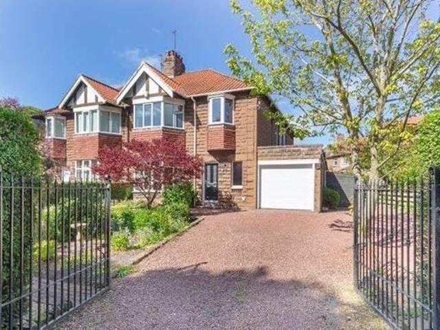 House for sale in Alnwick, Northumberland